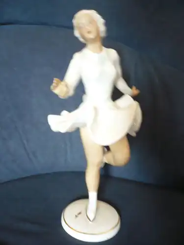 Schlittschuhläuferin (515) reduziert