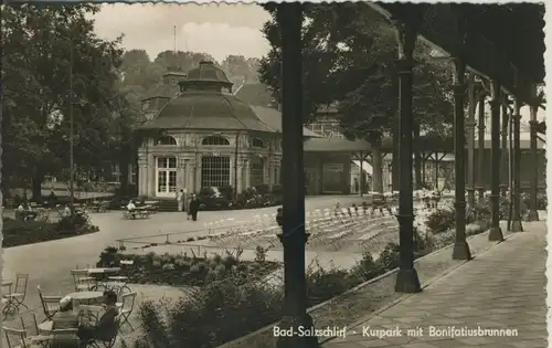 Bad Salzschlirf v. 1955 Der Kurpark mit Bonifatius-Brunnen (AK913)