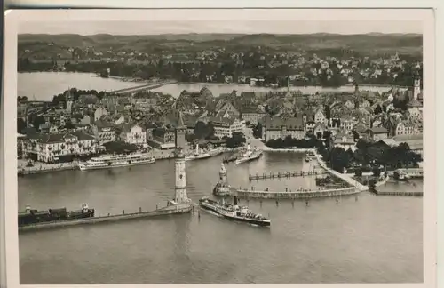 Lindau v. 1951 Teil-Stadt-Ansicht mit den Hafen (AK952)