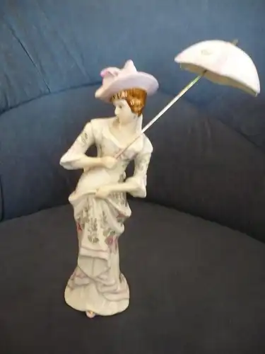 Biedermeier Dame mit Schirm (527) 
