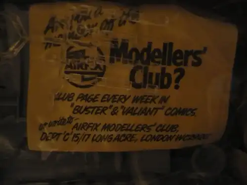 Flugzeug-Bausatz in org. Karton DOUGLAS AC-47 GUNSHIP (600) Preis reduziert