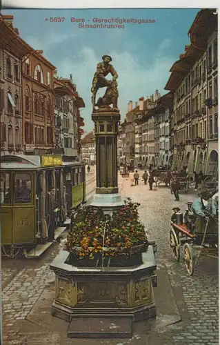 Bern v. 1914 Gerechtigkeitsgasse mit Kutschen und Brunnen (AK1100)