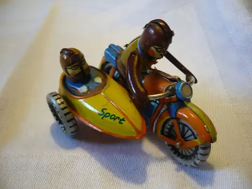Blechspielzeug - Motorrad mit Beiwagen (633) 