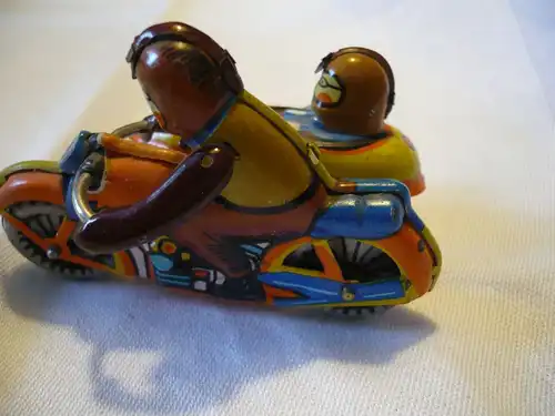 Blechspielzeug - Motorrad mit Beiwagen (633) 