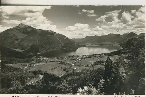 St. Gilgen v. 1962 Dorfansicht mit den Wolfgangsee vom Mozartblick gesehen (AK1231)