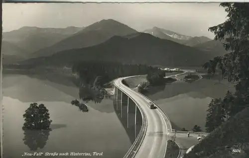 Karwendel v. 1962 Strasse nach Hinterriss und Alpengasthaus-In der Eng, Bes. Max Koller (AK1270)