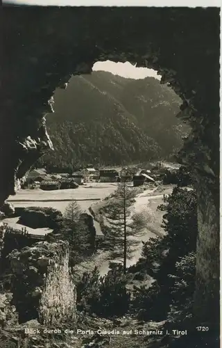 Scharnitz v. 1960 Blick durch die Porte Claudia auf Scharnitz (AK1353)