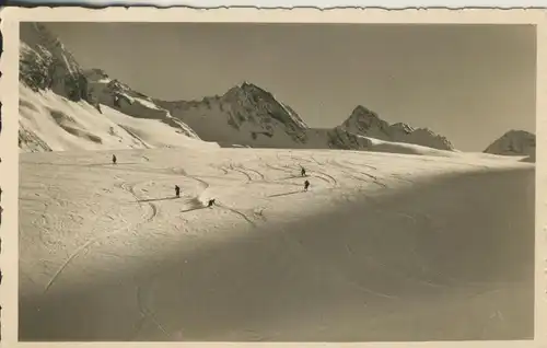 Ober-Gurgl v. 1956 Abfahrt auf dem Gletscher (AK1370)
