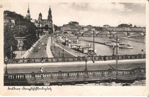 Dresden - Teilansicht - Dampfschifflandungsplatz v. 1920 (039AK)