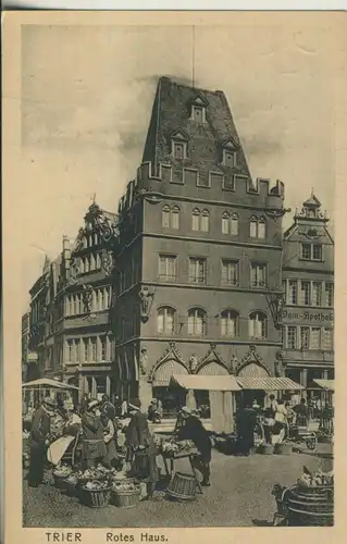 Trier v. 1931 Rotes Haus und Marktstände und Dom Apotheke (AK1570)