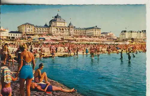 Scheveningen v. 1960 Strand met Kurhaus (AK1950) 