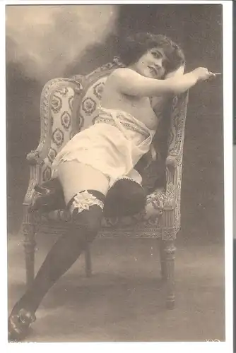 Junge Frau auf Sessel v. 1912 (EA01) 