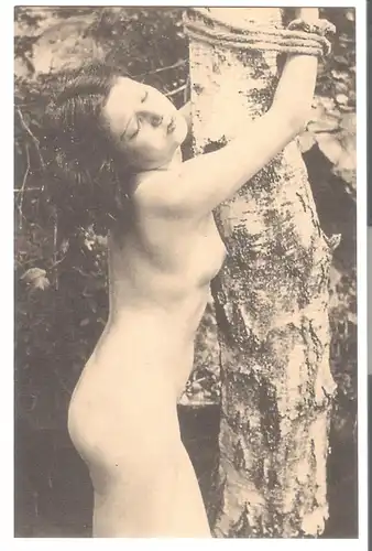 Junge Frau gefesselt an Baum v. 1912 (EA39)