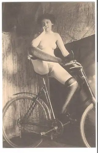 Junge Frau in erotischer Pose v. 1912 (EA48)