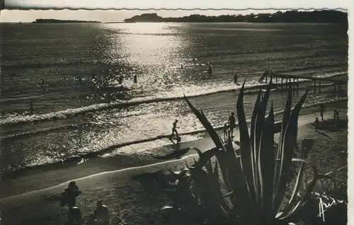 Bandol v. 1959 La Plage du Lido au Crepuscule - Cote dÀzur (AK1827)