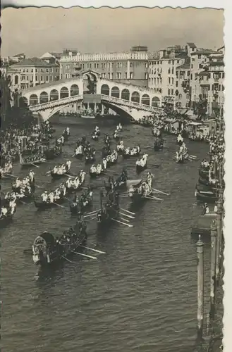 Venezia v. 1964 Teil-Stadt-Ansicht mit Gondeln (AK1898)