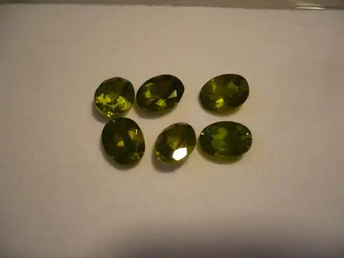 Konvolut 6x Peridot zus. 11,8ct in Kapsel (665) Preis reduziert