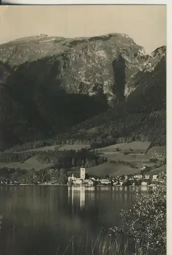 St. Wolfgang v. 1960 Teil-Dorf-Ansicht mit den See und Scharfsberg (AK2458)