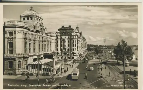 Stockholm v. 1965 Kungl. Dramatiska Teatern och Strandvägen (AK2586)