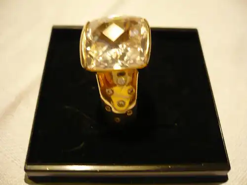 Silberring - vergoldet mit großen facinierten Stein und je Seite 7 kl. Steine (674) Preis reduziert