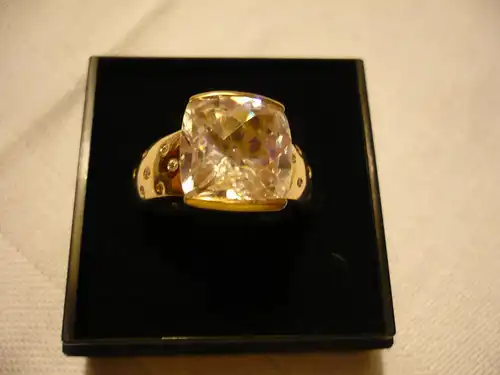 Silberring - vergoldet mit großen facinierten Stein und je Seite 7 kl. Steine (674) Preis reduziert