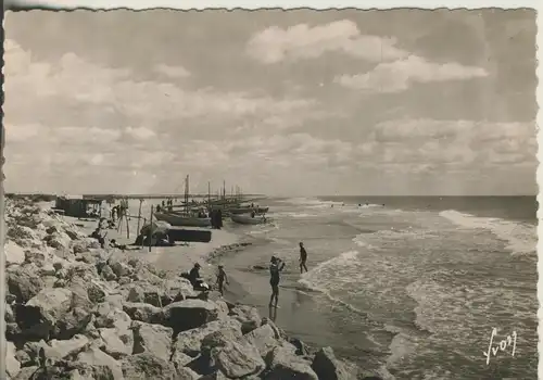 Les Saintes Maries de la Mer v. 1965 La plage (AK2998)