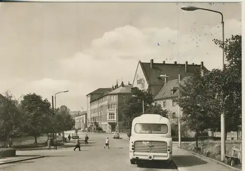 Schönfeld v. 1975 Dorfstrasse mit DDR Bus (AK3015) 