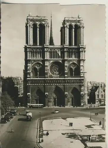 Paris v. 1940 Notre Dame (AK3044)