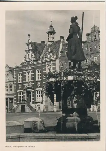 Husum v. 1960 Marktplatz und Rathaus (AK3186)