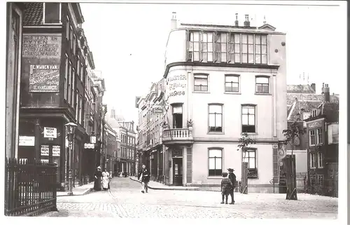 Dordrecht - Voorstraat, hoek Visstraat, omstreeks - 1900 (AK3232) 