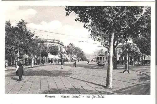 Messina - Piazza Cairoli e Via Garibaldi v. 1939 (AK3360)