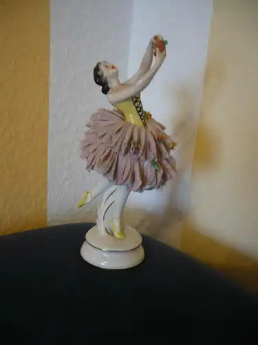 Tänzerin im Spitzenkleid - Volkstedter Porzellan (827) Preis reduziert