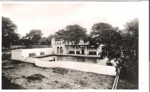 Victoria Falls Hotel - The Swimming Pool in the grounds v. 1910 (AK4475)