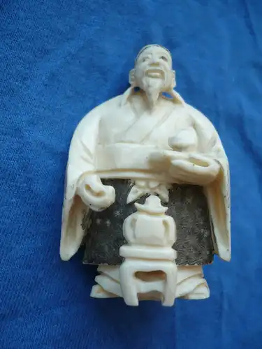 Netsuke - Teekocher - Japan - ca. v. 1900 (866)