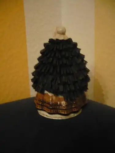 Porzellanfigur - Dame mit Spitzenumhang - Sitzendorf (870) Preis reduziert