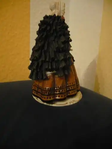 Porzellanfigur - Dame mit Spitzenumhang - Sitzendorf (870) Preis reduziert