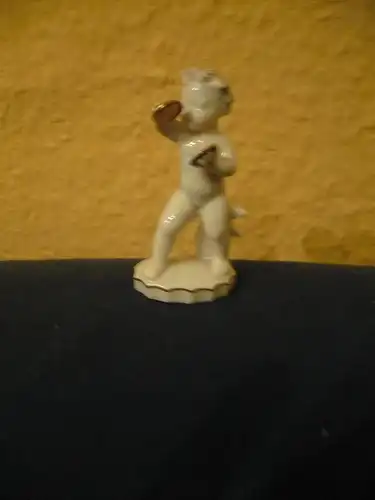 Porzellanfigur - Putto Schellenspieler - weiß mit Goldstaffage (876) Preis reduziert