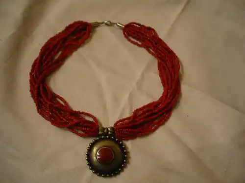 12-Reihiges Korallen-Collier mit versilberten Anhänger - älter (907) Preis reduziert