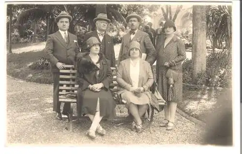 3 Paare im Park  von 1928  (AK4838)