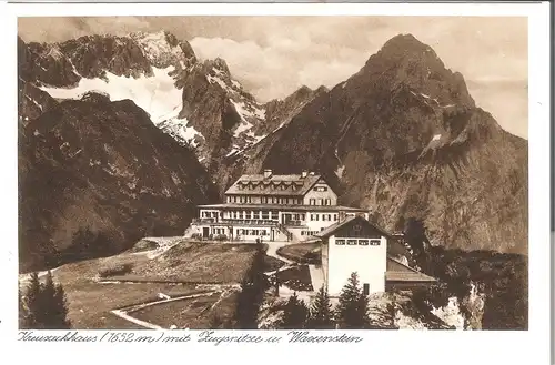 Kreuzeckhaus mit Zugspitze u. Waxenstein  v.1930 (AK53331)