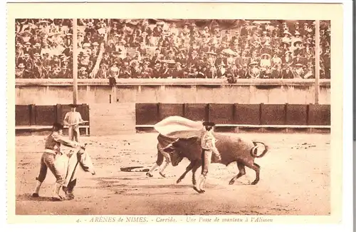 Arènes de Nimes - Corrida - Une Passe de manteau à l'Alimon v.1926 (AK4855)