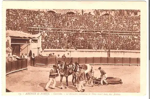 Arènes de Nimes - Corrida - L'Arrastre entraine le Toro mort hors des Arènes v.1926 (AK4861)