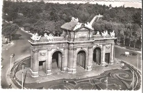 Madrid - Puerta de Alcalá  v.1956 (AK4902)