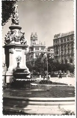 Madrid - Paseo del Prado - Fuente de Apolo v.1951 (AK4995)