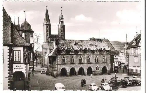 Goslar am Harz - Der Marktplatz mit vielen alten Autos v.1957 (AK5101)
