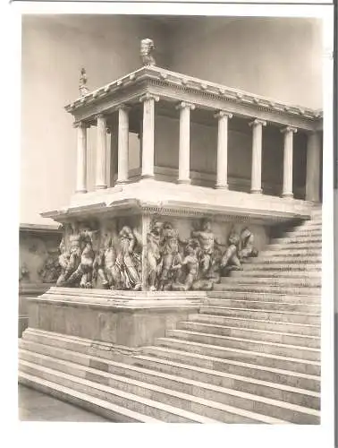 Pergamonmuseum - Der Altar von Pergamon  (AK53696)