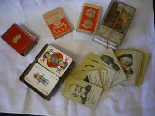 Diverse alte Kartenspiele in Holzschatulle - älter  (945) Preis reduziert