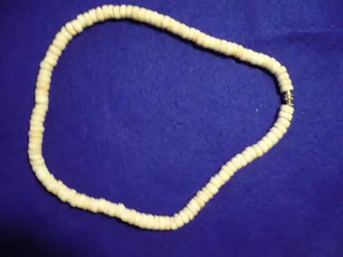 Kette mit Scheiben aus weissen Korallen mit Drehverschluss  (951) Preis reduziert