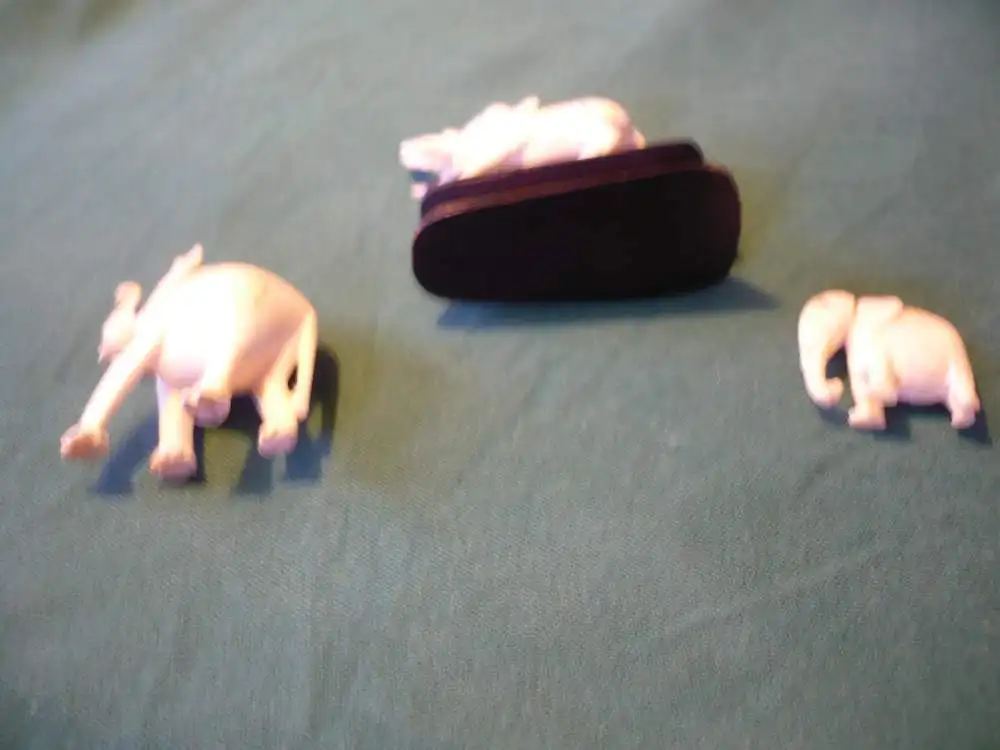 Bein-Schnitzerein - 3 Elefanten - älter (964) Preis reduziert 1