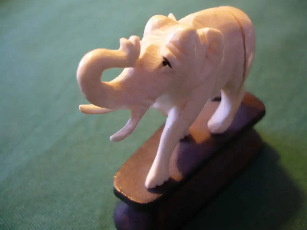 Bein-Schnitzerein - 3 Elefanten - älter (964) Preis reduziert 3